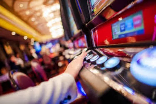 How Slot Tournament Leaderboards Shape Your Bankroll Approach